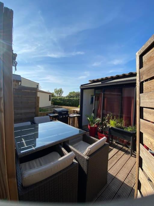 Charmante Maison Avec Exterieur A Deux Pas Des Remparts Aigues-Mortes Exterior foto